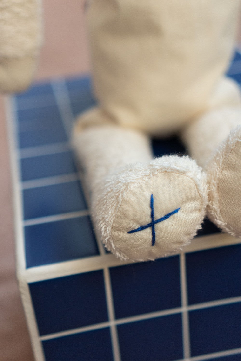 Heatable and Coolable Cuddly White Cat